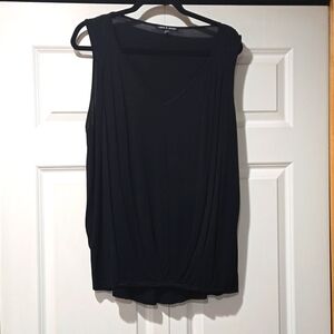 Women's V-neck Sleeveless Top